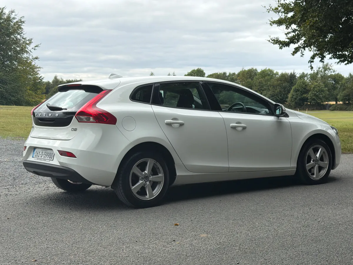 Volvo V40 2016 D2  ES 2.0 - Image 4