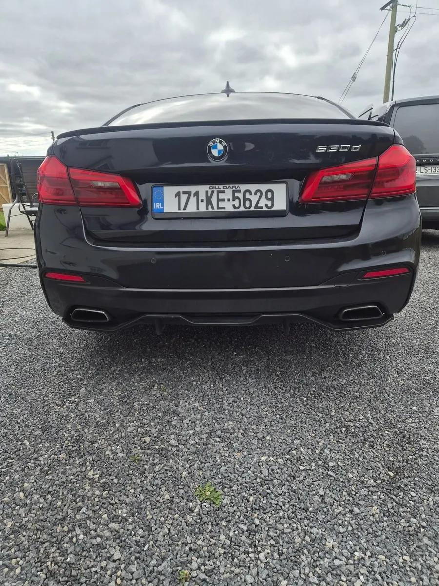 BMW 5-Series 2017 - Image 2
