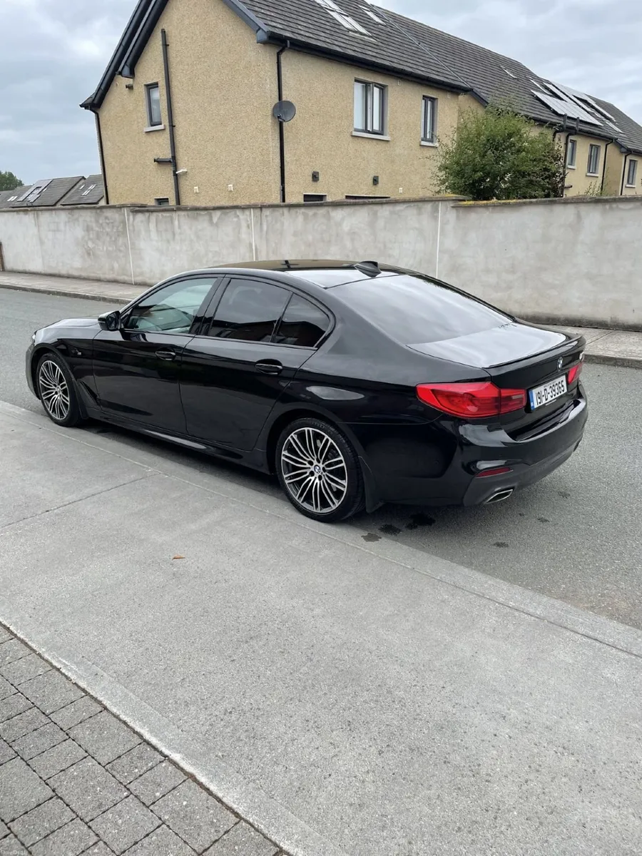 BMW 5-Series 2019 - Image 1