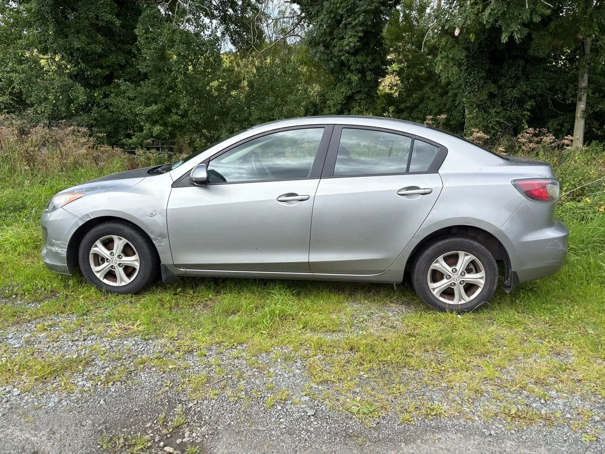Mazda 3 - Image 2