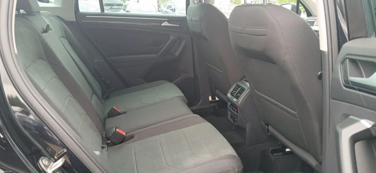 Volkswagen Tiguan Elegance 2.0 TDI 150HP **APP CON - Image 6