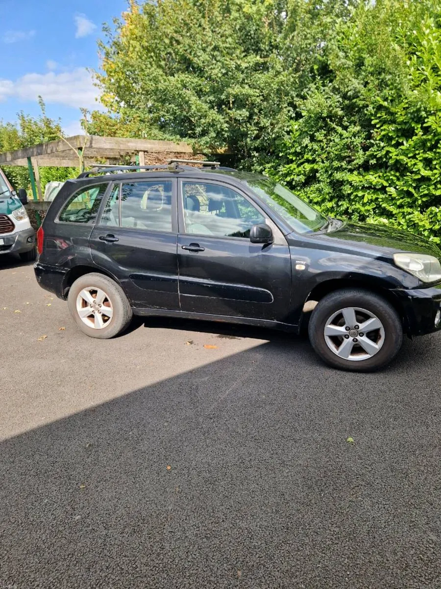2005 RAV 4 - Image 2