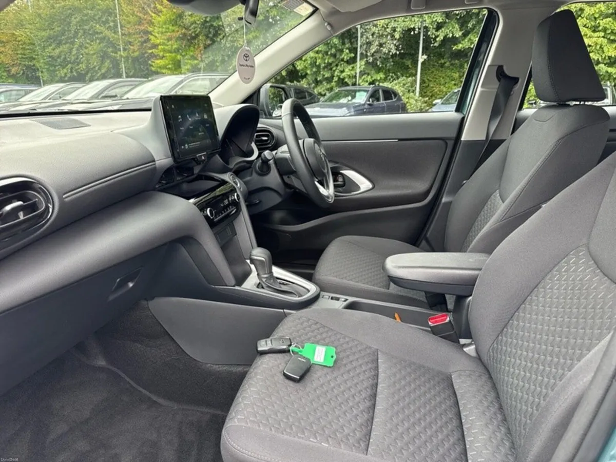 Toyota Yaris Cross YARIS CROSS LUNA - Image 6