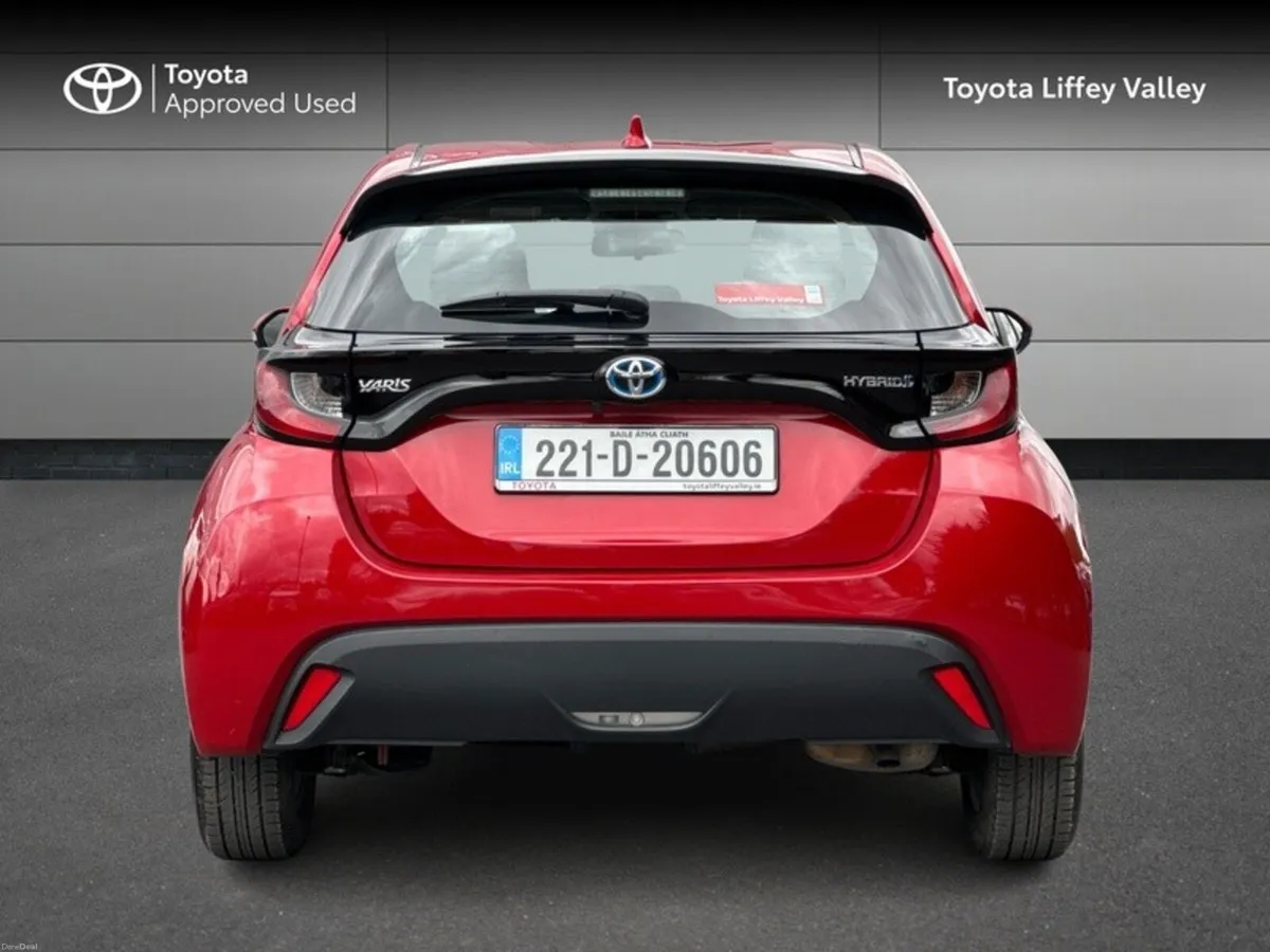 Toyota Yaris YARIS HYBRID LUNA - Image 4
