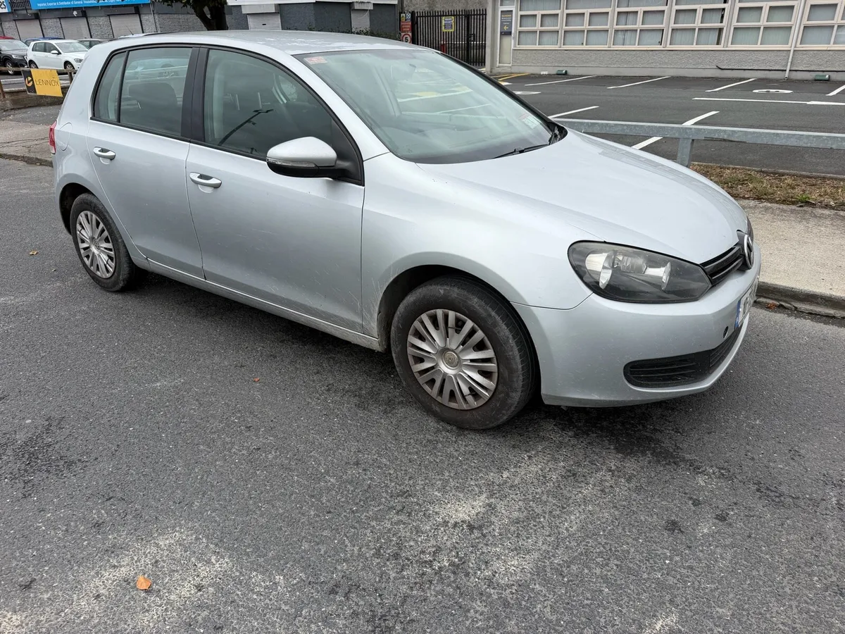 2010 VOLKSWAGEN GOLF TDI 5DR - Image 1