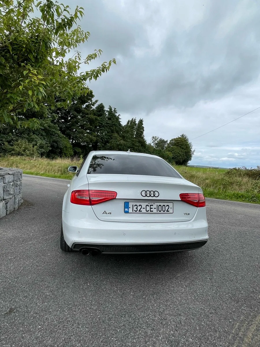 132 Audi A4 2.0 TDI S-Line Black Edition - Image 5