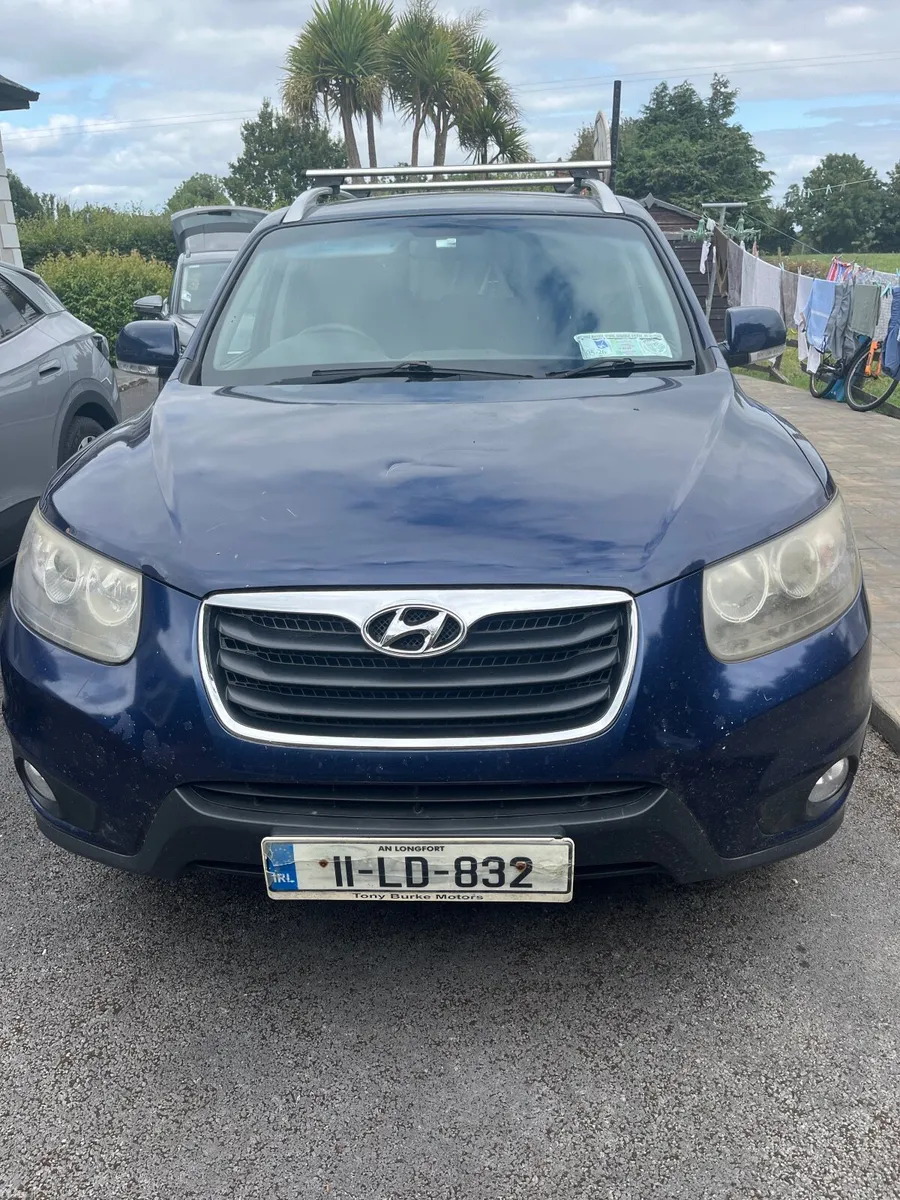 Hyundai Santa Fe 2011 - Image 1