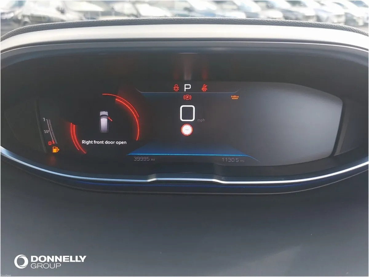 Peugeot 5008 Diesel Estate Allure Premium+ - Image 6