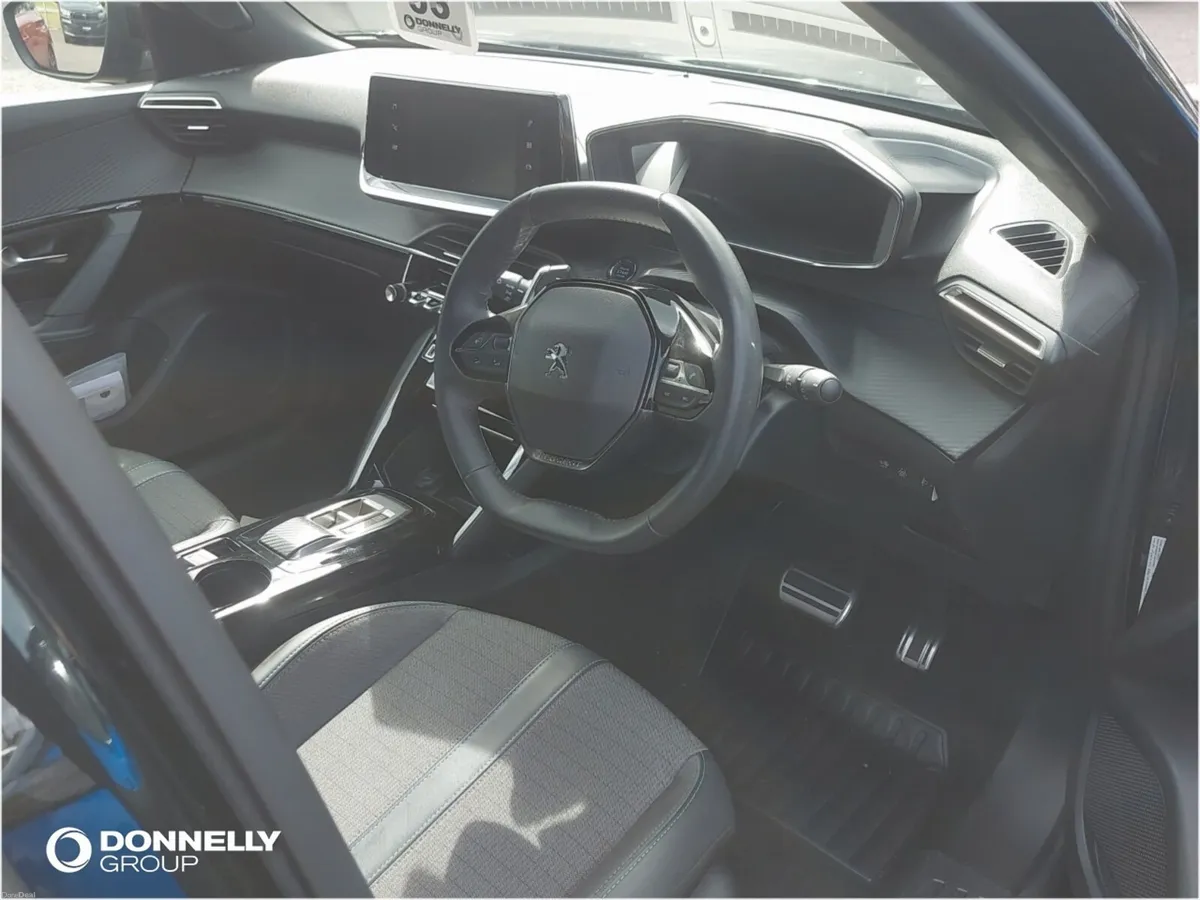 Peugeot 2008 Estate Allure Premium+ - Image 3