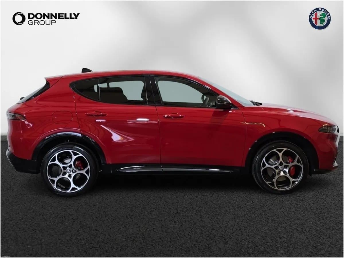 Alfa Romeo Tonale 1.5 MHEV Veloce 5dr Auto - Image 3