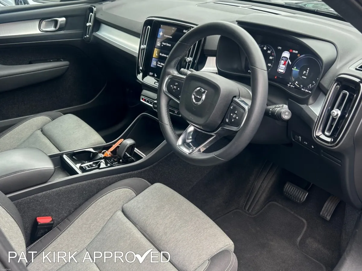 Volvo XC40 Estate Plus - Image 4
