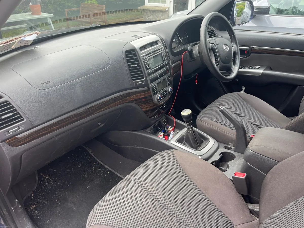Hyundai Santa Fe 2011 - Image 5