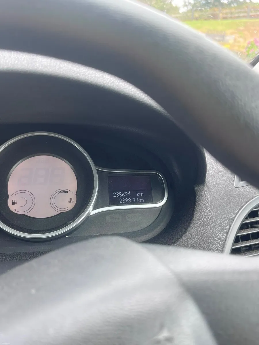 Renault Megane - Image 5