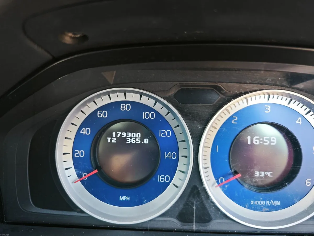 Volvo V60 2011, D3 2L, R Design, 163bhp, New NCT - Image 5