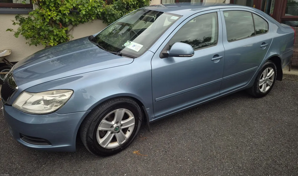 Skoda Octavia 2010 - Image 2