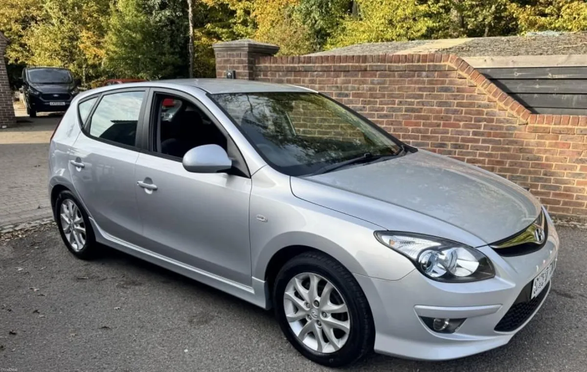 Hyundai i30 2011 - Image 1