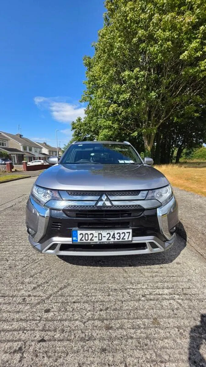 2020 Mitsubishi Outlander Hybrid - Image 2