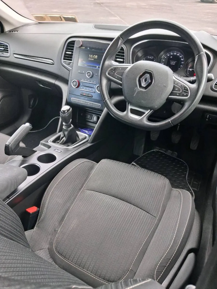 2019 Renault Megane Play TCE 140 GPF - Image 5
