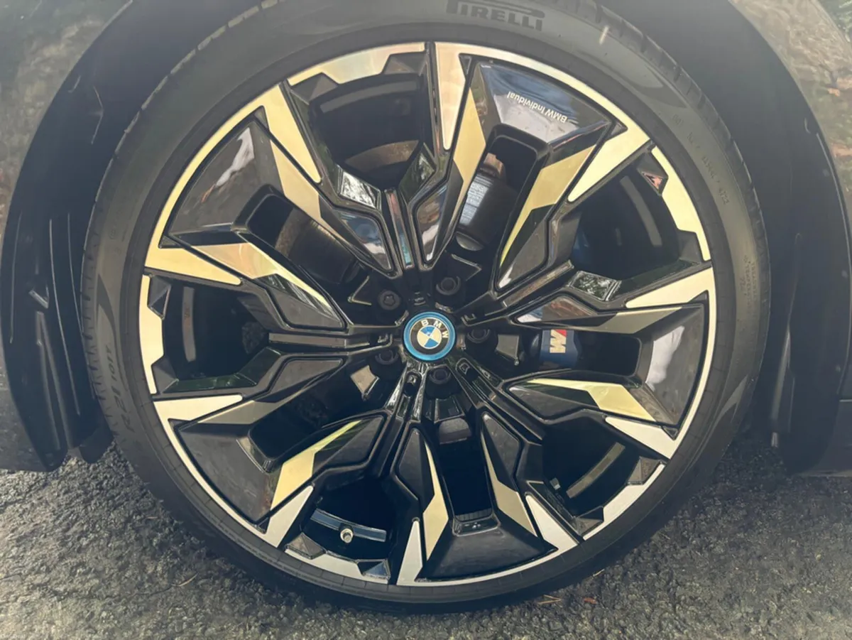BMW 5-Series 530E M SPORT *Huge Specification...11 - Image 5