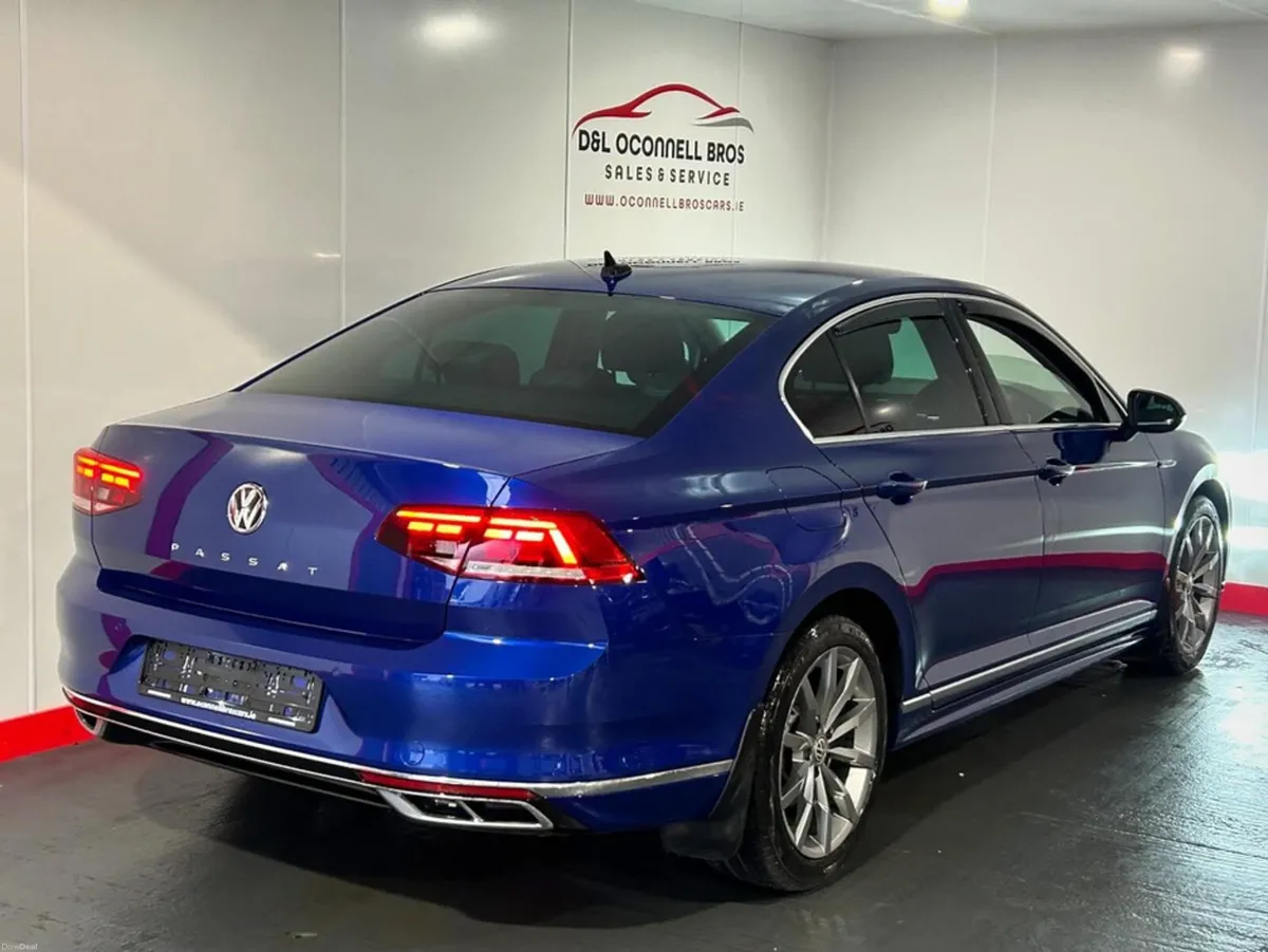 Volkswagen Passat R-LINE 2.0 TDI MANUAL 6SPEED FWD - Image 4