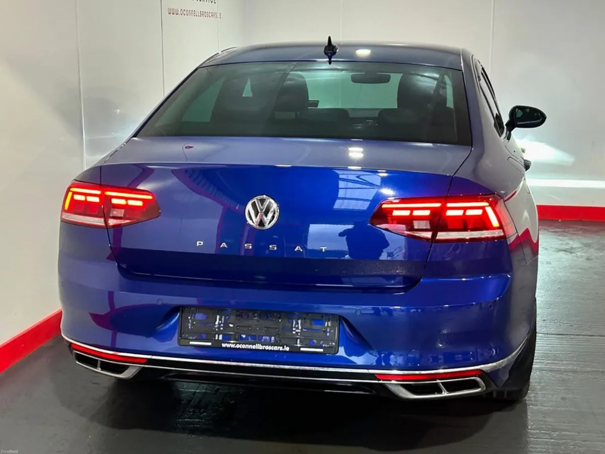 Volkswagen Passat R-LINE 2.0 TDI MANUAL 6SPEED FWD - Image 5