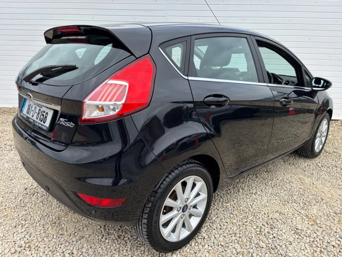Ford Fiesta MCA TITANIUM 1.25 60PS M5 5 5DR 4DR - Image 3
