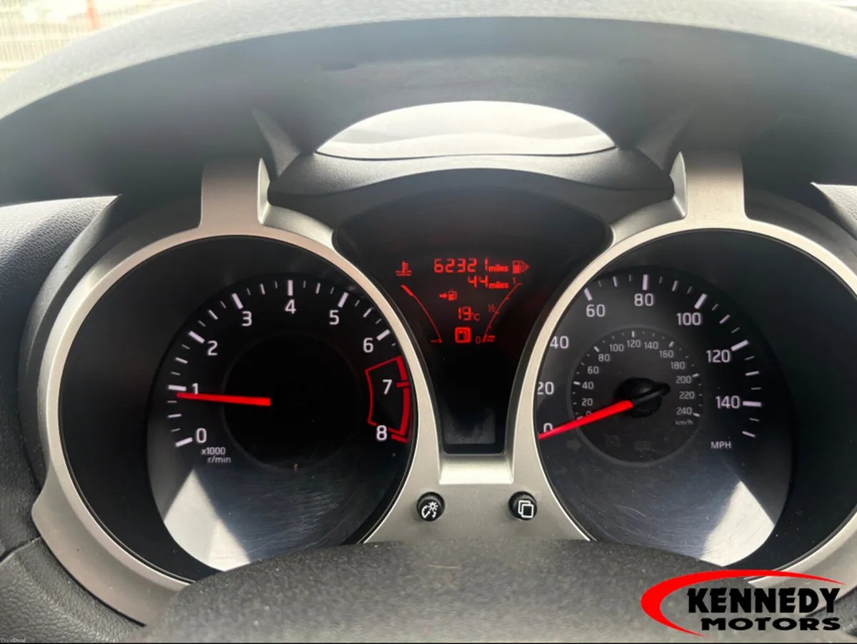 Nissan Juke 1.2 DIG-T ACENTA 5DR 115PS - Image 6
