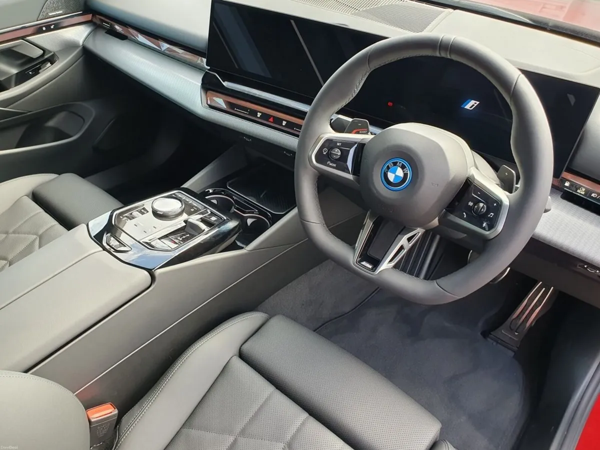 BMW 5-Series 530e M Sport Saloon - Image 6