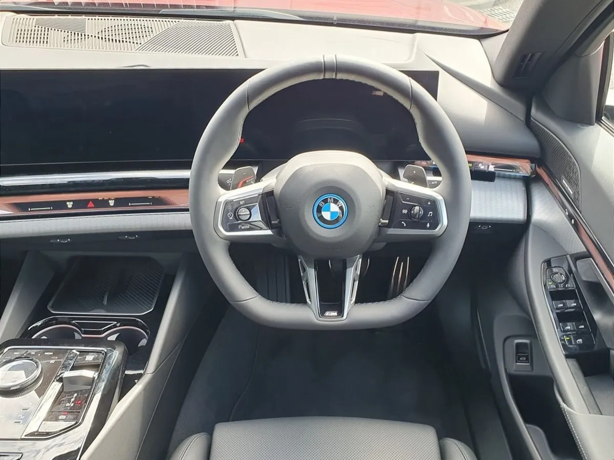 BMW 5-Series 530e M Sport Saloon - Image 5