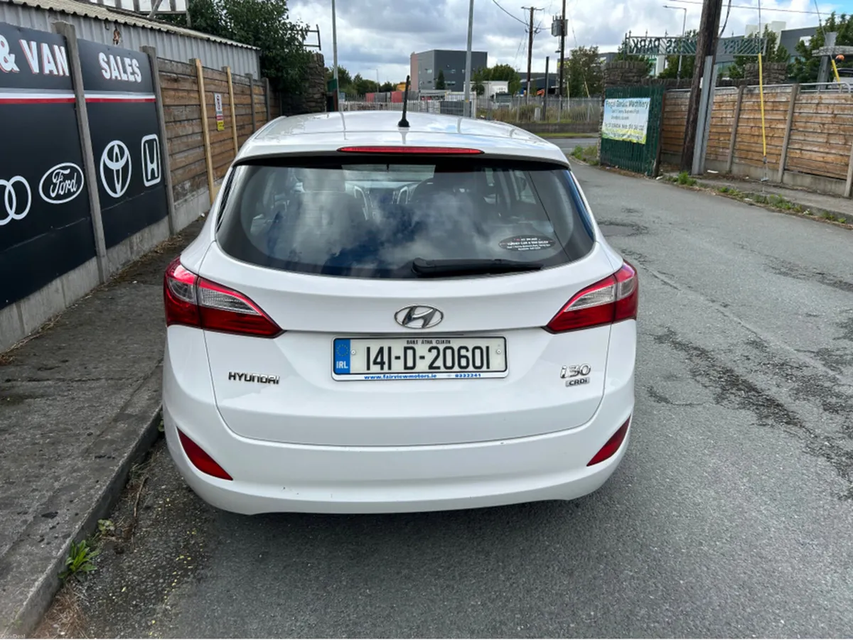Hyundai i30 TOURER DELUXE 5DR - Image 5