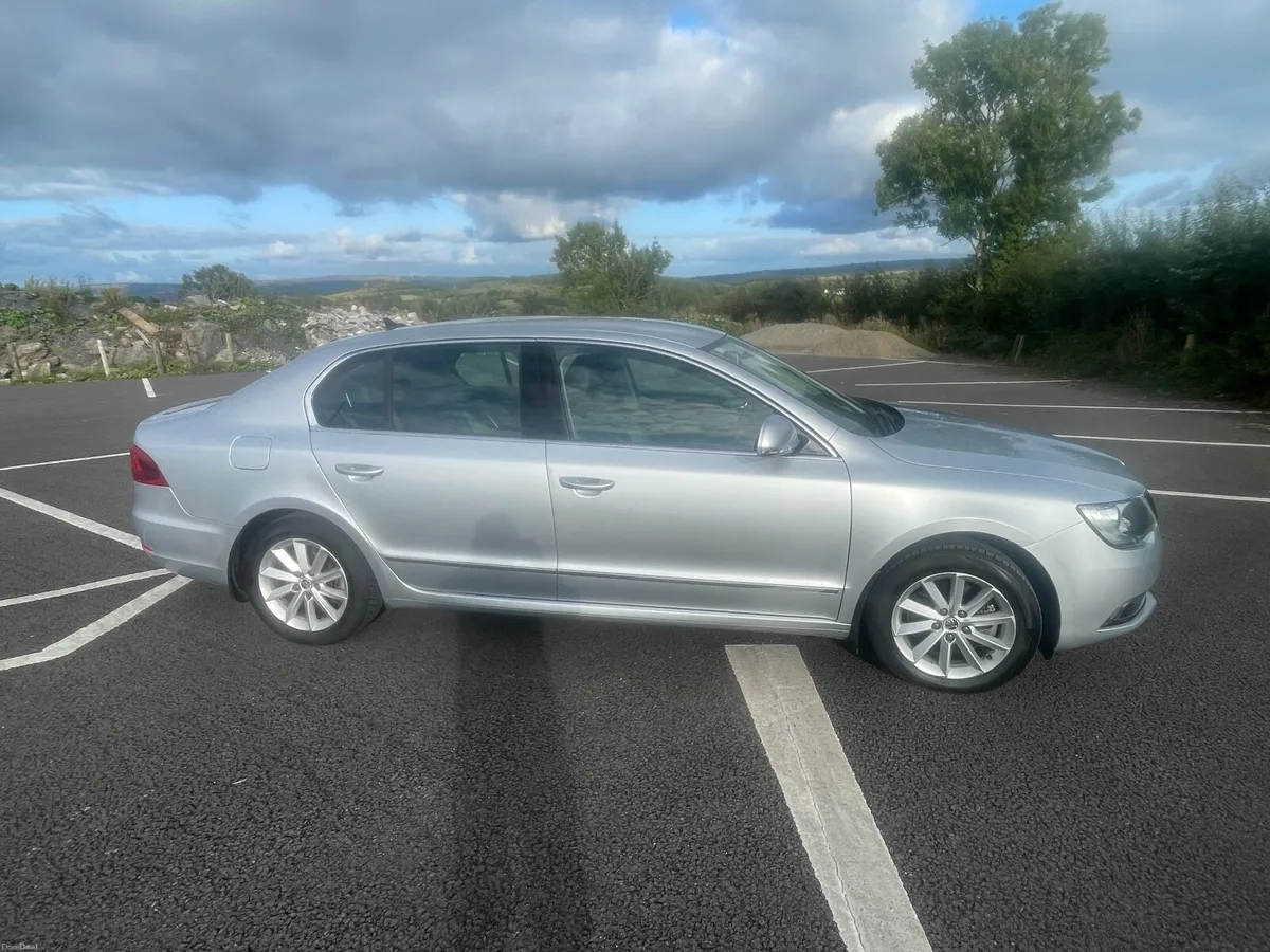 Skoda Superb 2015 - Image 5