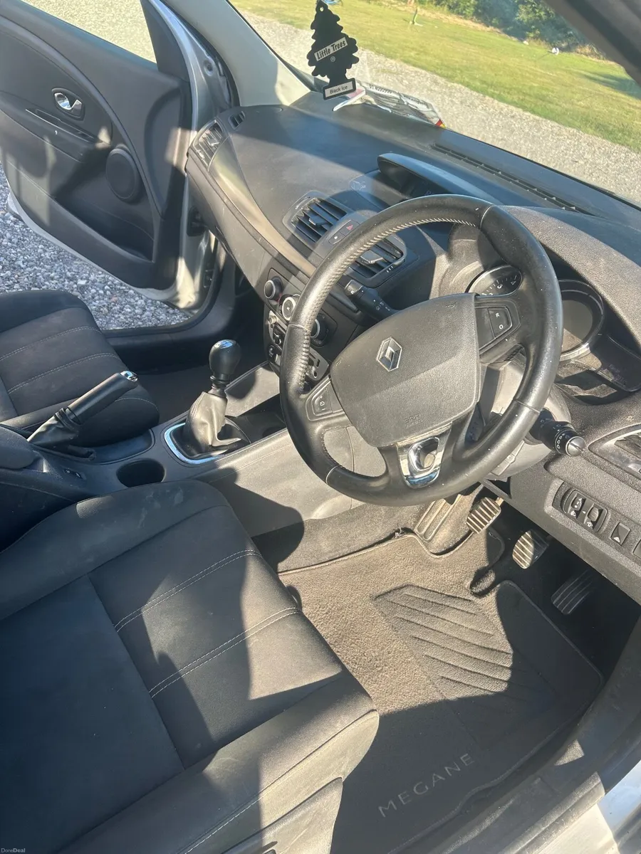 Renault Megane 2014 - Image 2