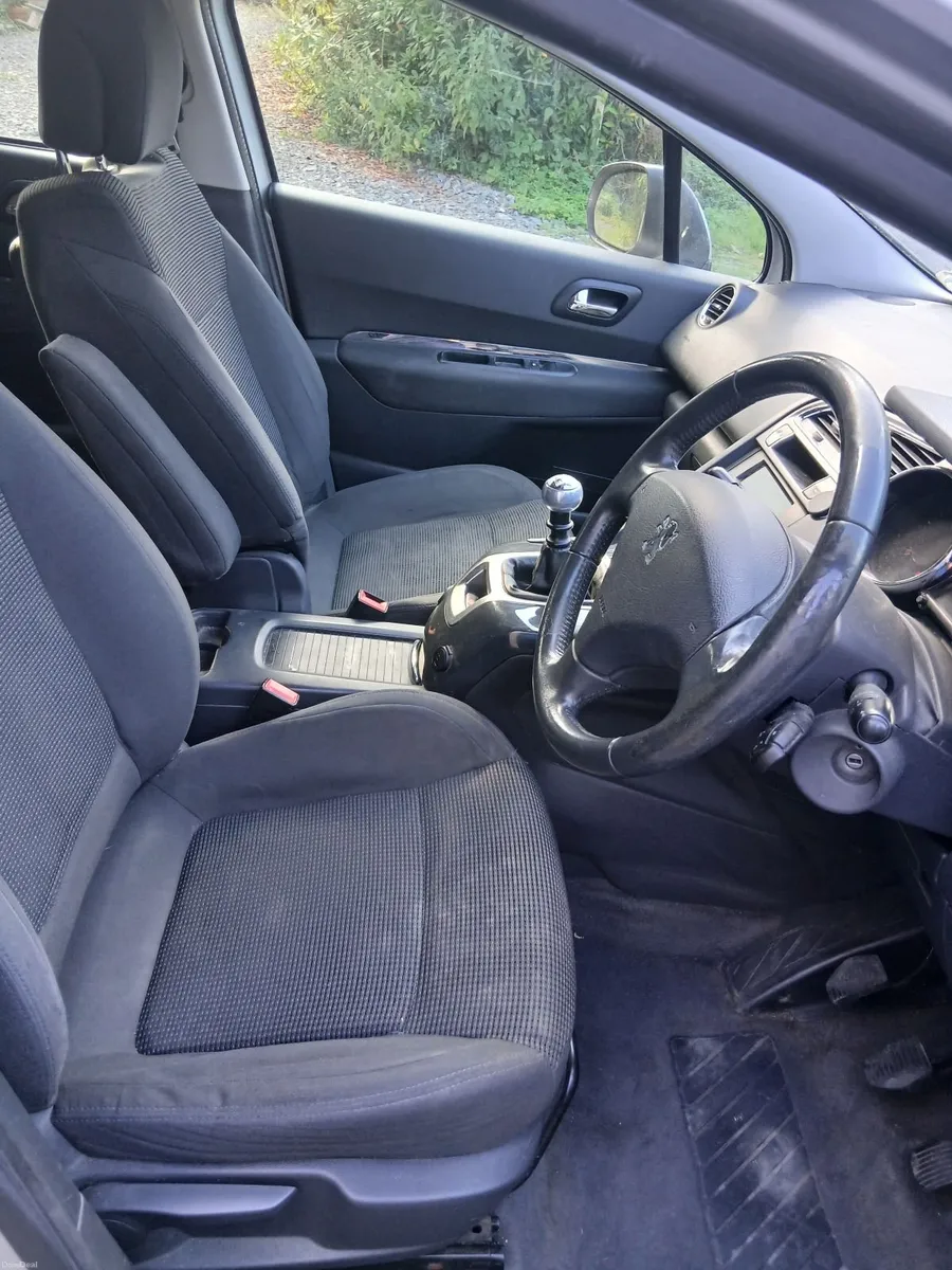 Peugeot 5008 2013 seven seater - Image 4