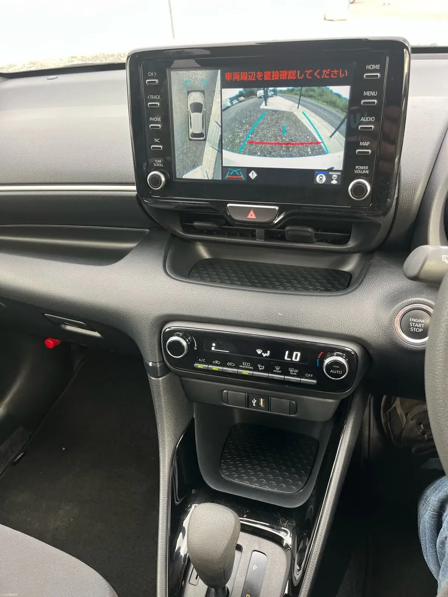 2022 TOYOTA YARIS AUTO LOW MILES - Image 5