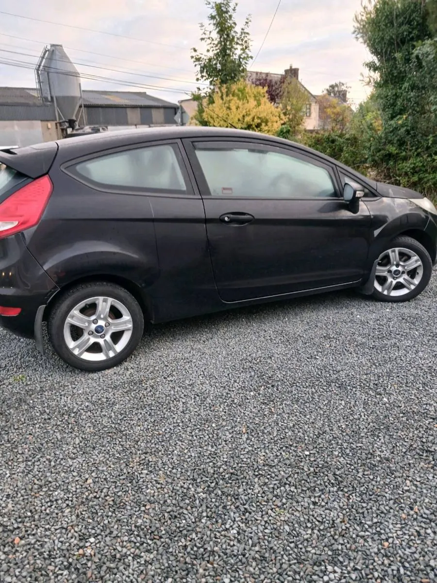 Ford fiesta 1.25 2010 - Image 3