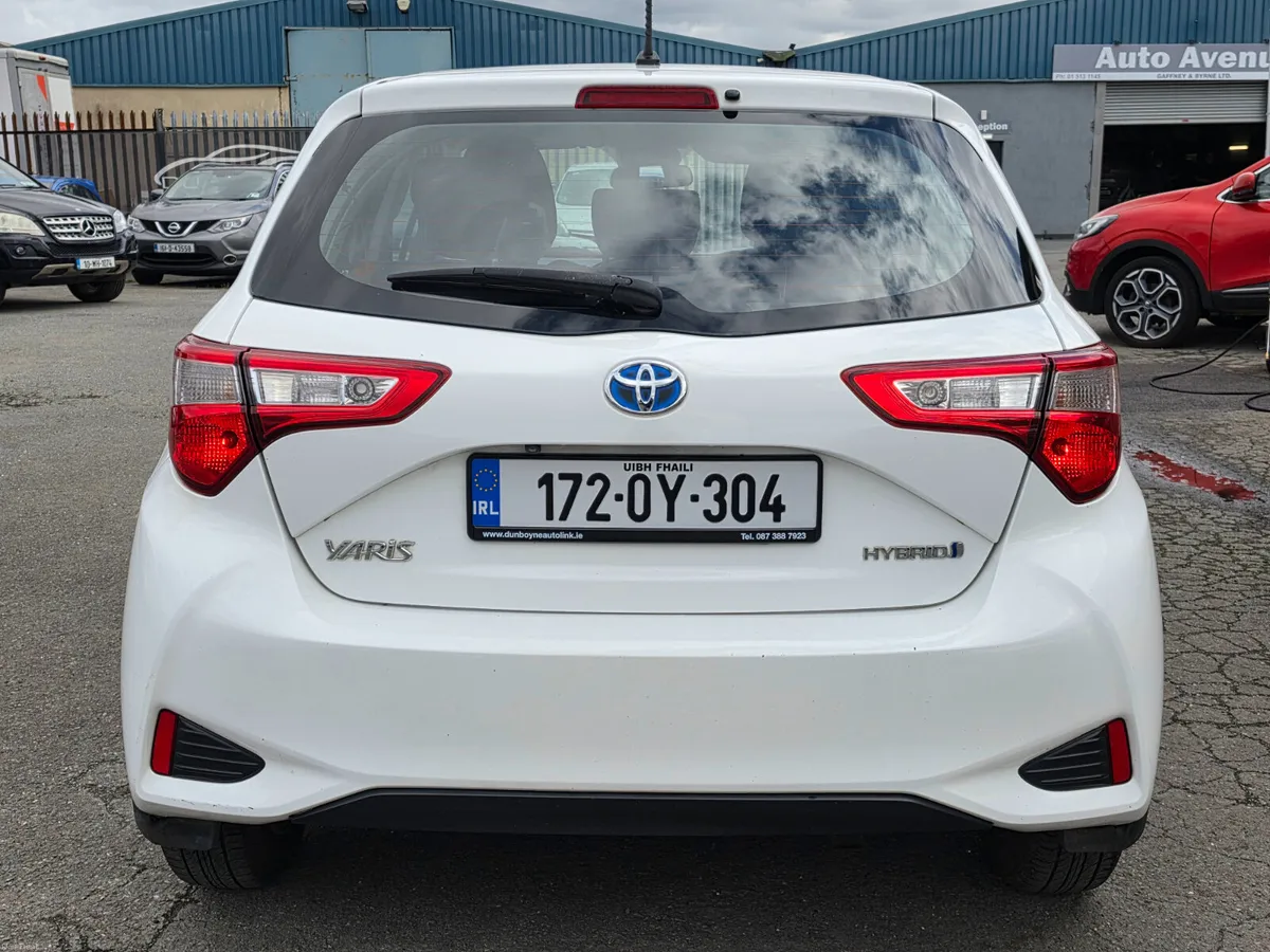 172 TOYOTA YARIS *HYBRID*TOP SPEC* - Image 6