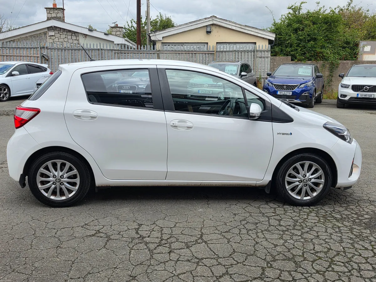 172 TOYOTA YARIS *HYBRID*TOP SPEC* - Image 4