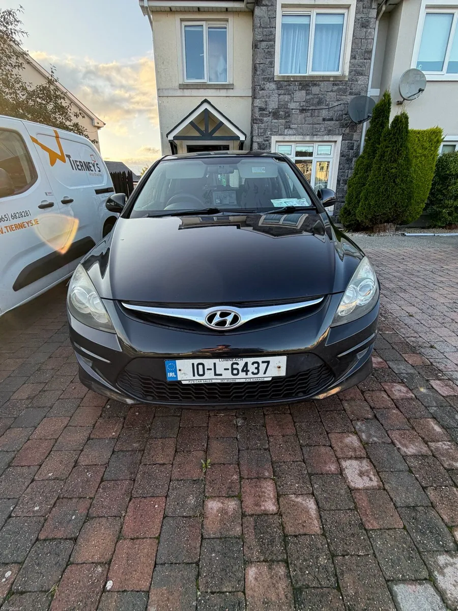 Hyundai i30 2010 - Image 1