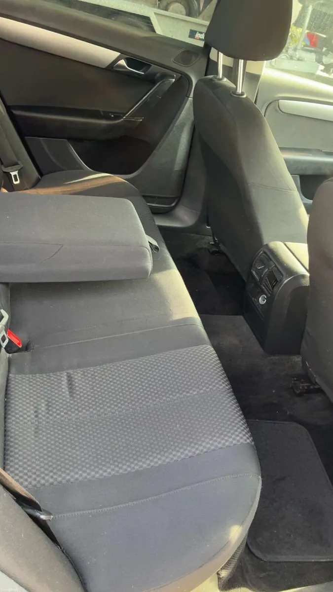 Volkswagen Passat - Image 3