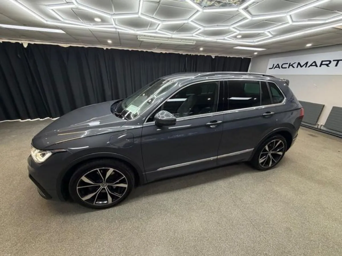 Volkswagen Tiguan R Line Hybrid - Image 6