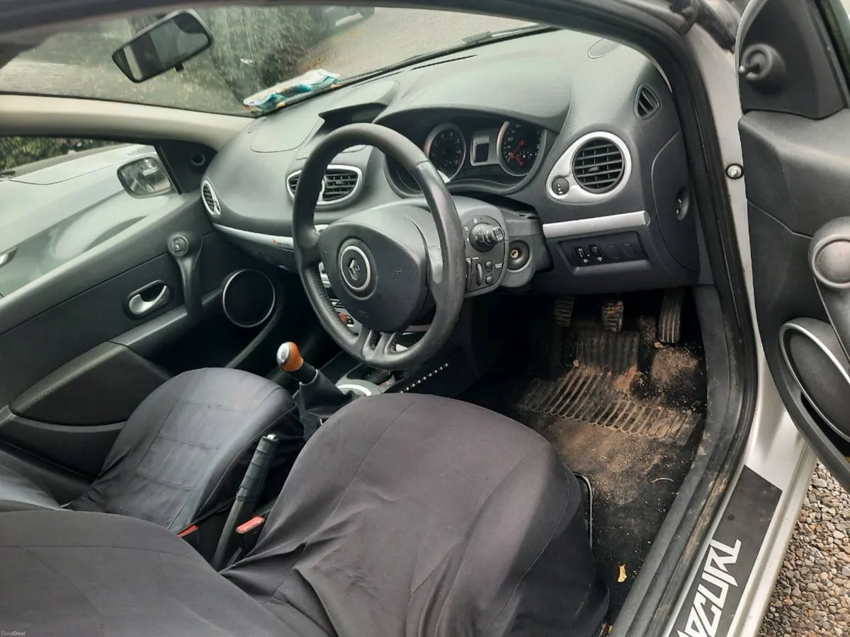 Renault Clio - Image 2