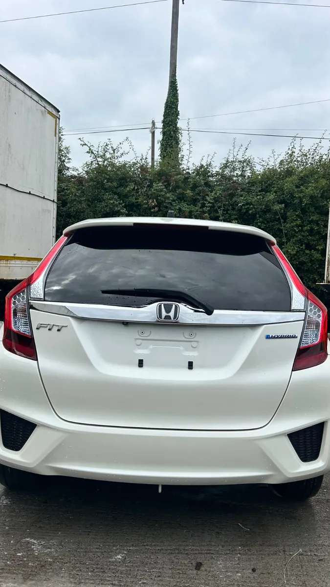 2017 Honda Fit L 1.5 Petrol Hybrid, Auto, 96k kms - Image 6