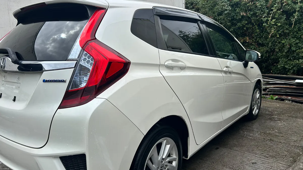 2017 Honda Fit L 1.5 Petrol Hybrid, Auto, 96k kms - Image 3