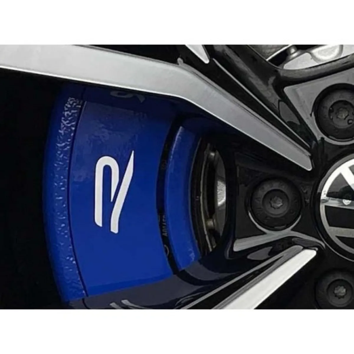 2021 Volkswagen Touareg R eHybrid 462bhp Black - Image 5