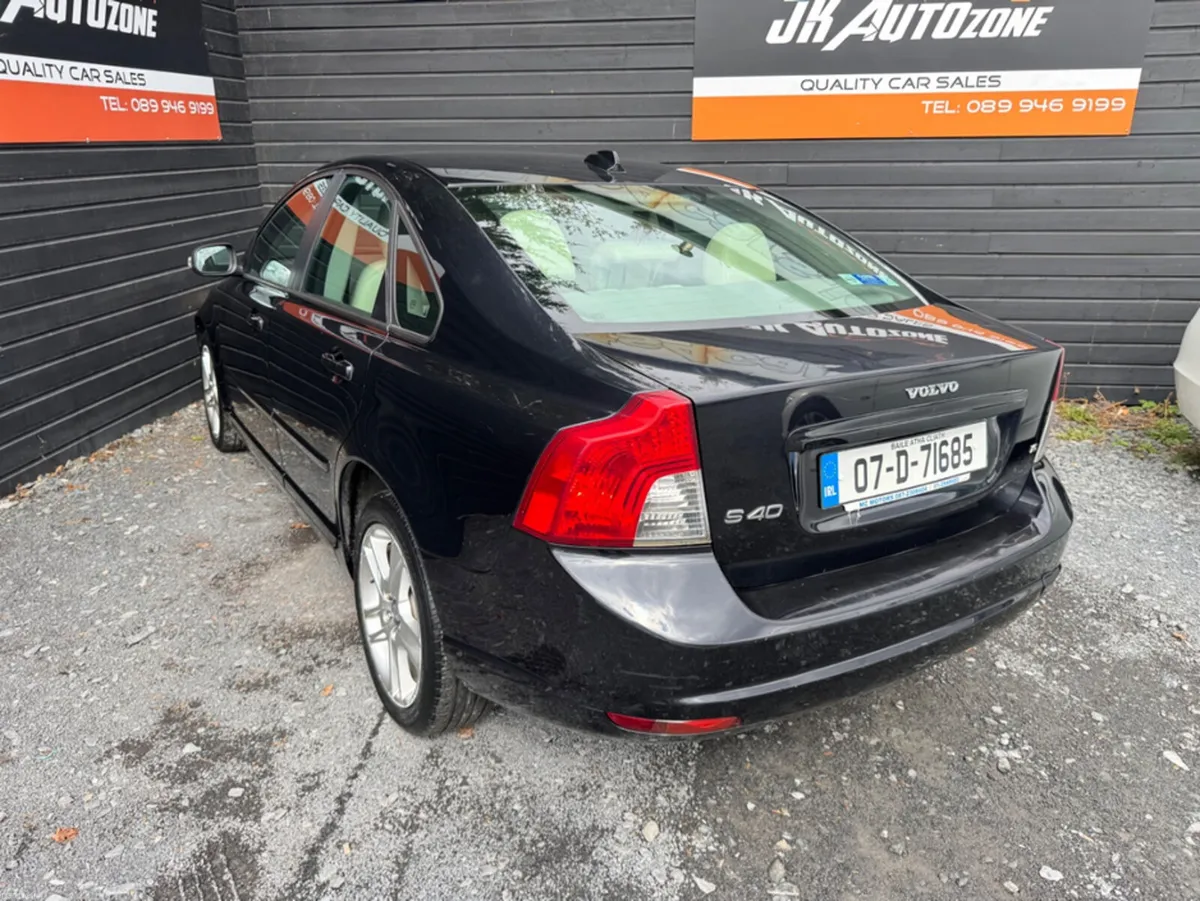 Volvo S40 1.6 SE - Image 4