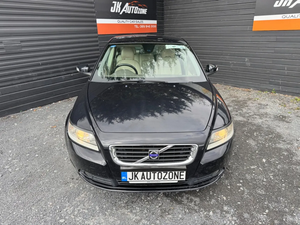 Volvo S40 1.6 SE - Image 2