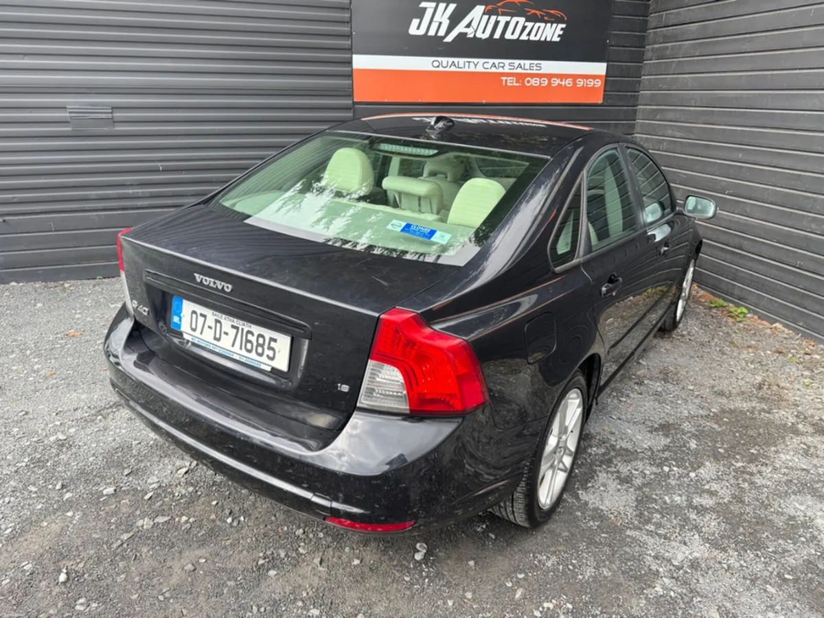 Volvo S40 1.6 SE - Image 6