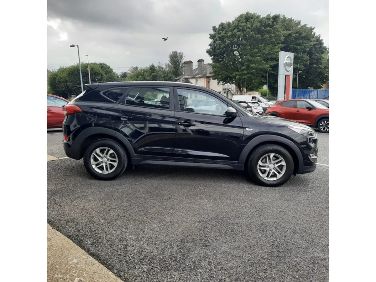 Hyundai Tucson 1.7 S BLD 116PS 5DR - Image 3
