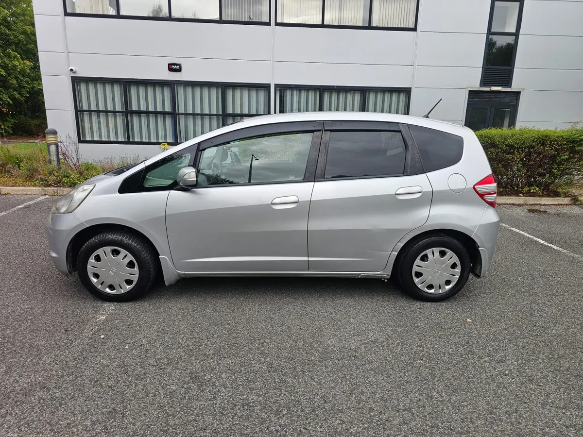 2010Honda Fit Automatic Nct 10/27 Tax 11/26 - Image 2