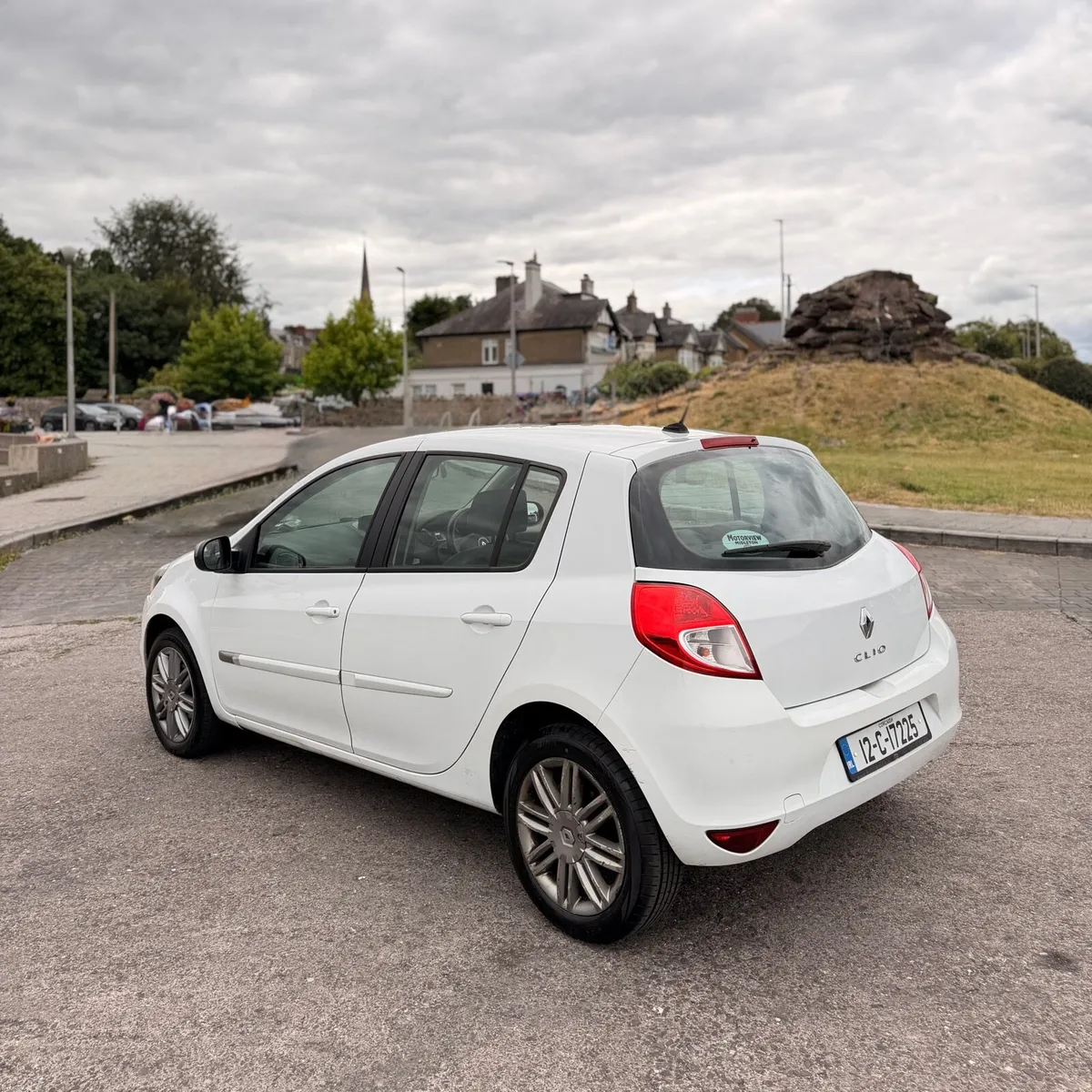 2012 Renault Clio 1.6 Automatic | Fresh NCT & Tax - Image 3